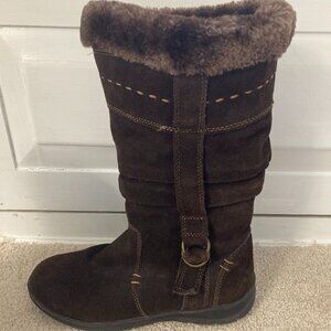 White Mountain Trader suede boots with faux fur lining